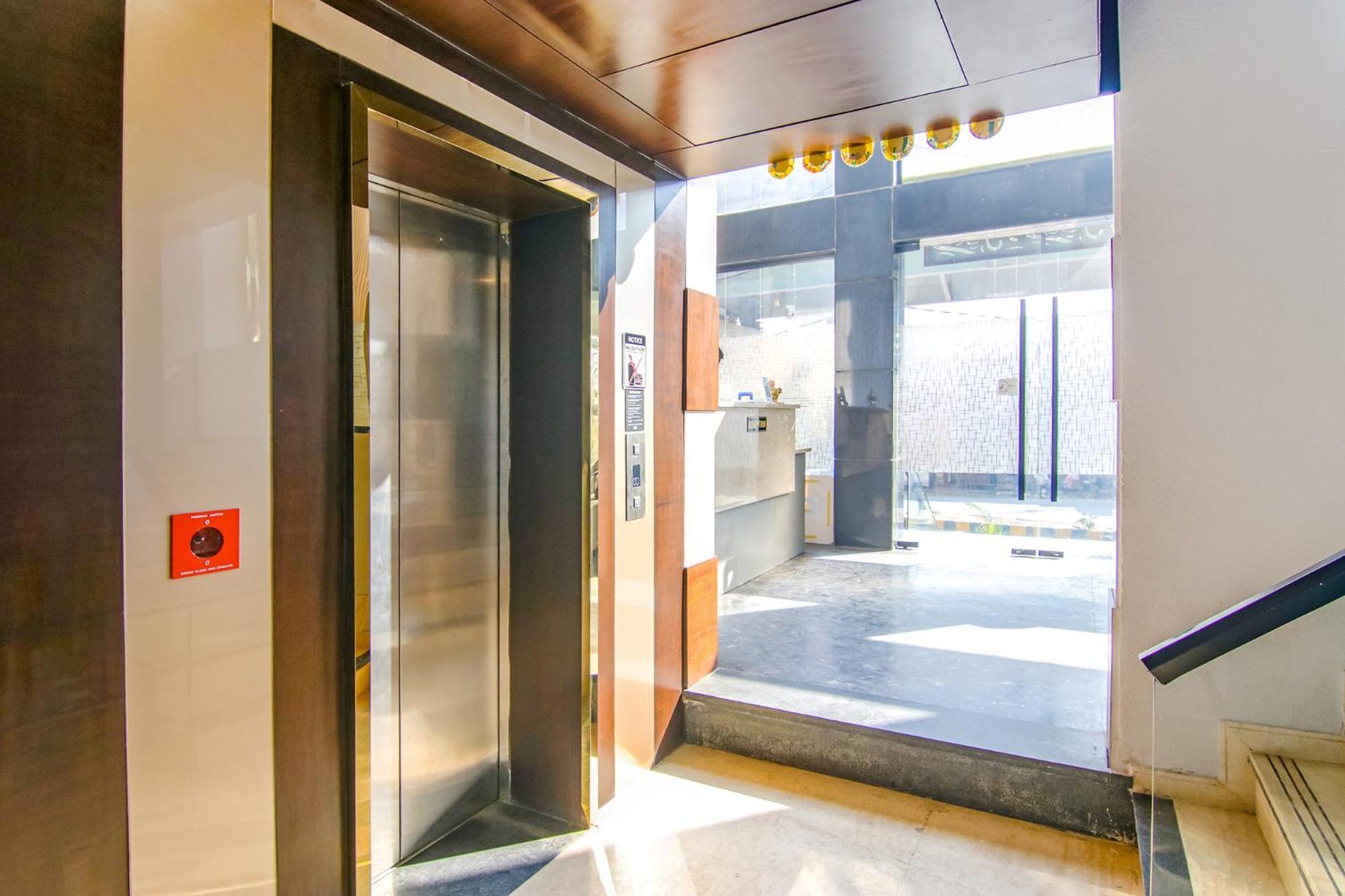 Fabhotel Prime K9 Crown Ludhiana Esterno foto