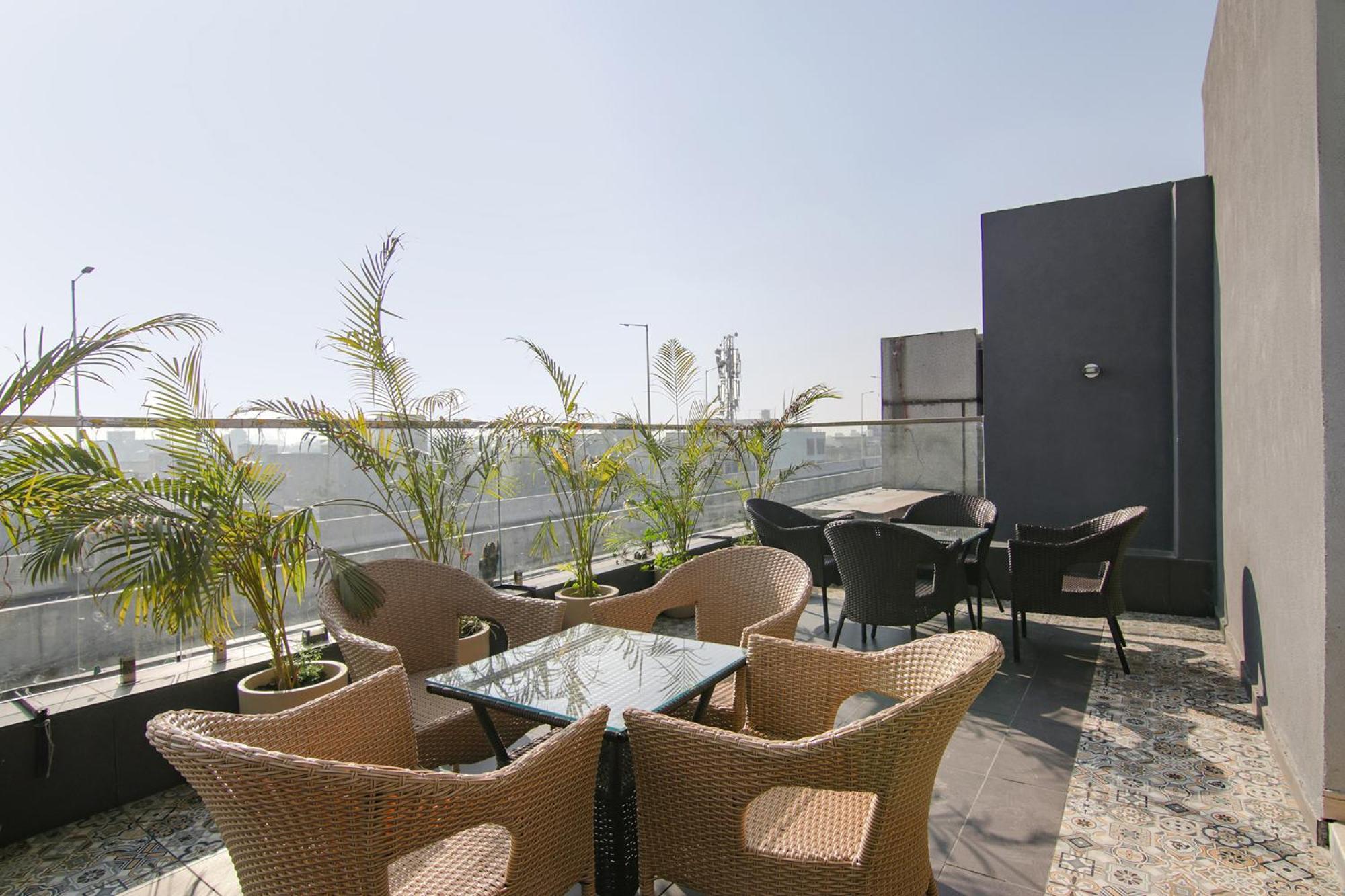 Fabhotel Prime K9 Crown Ludhiana Esterno foto