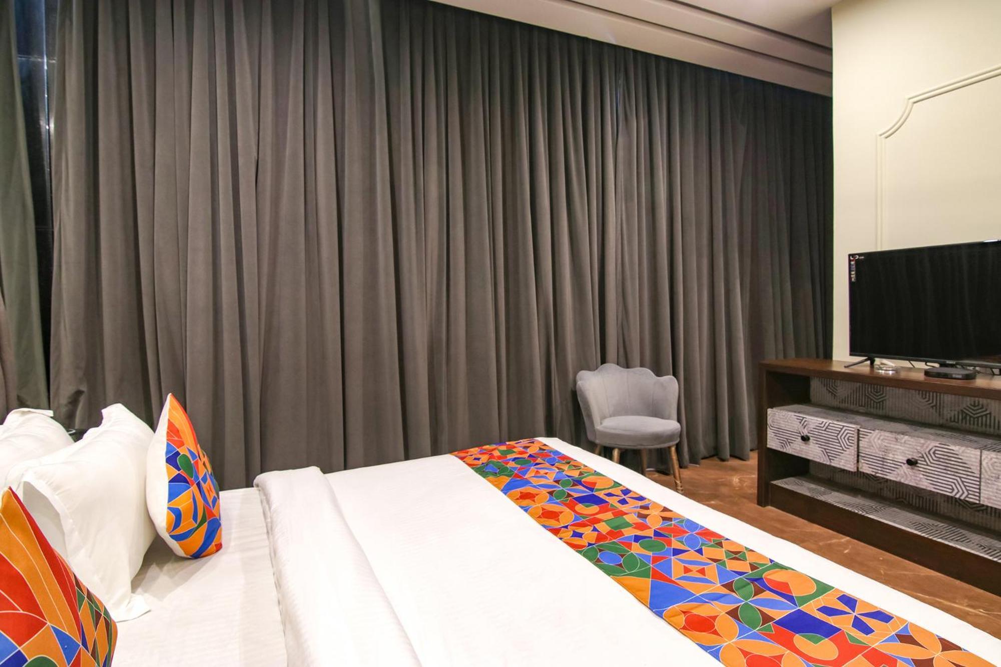 Fabhotel Prime K9 Crown Ludhiana Esterno foto