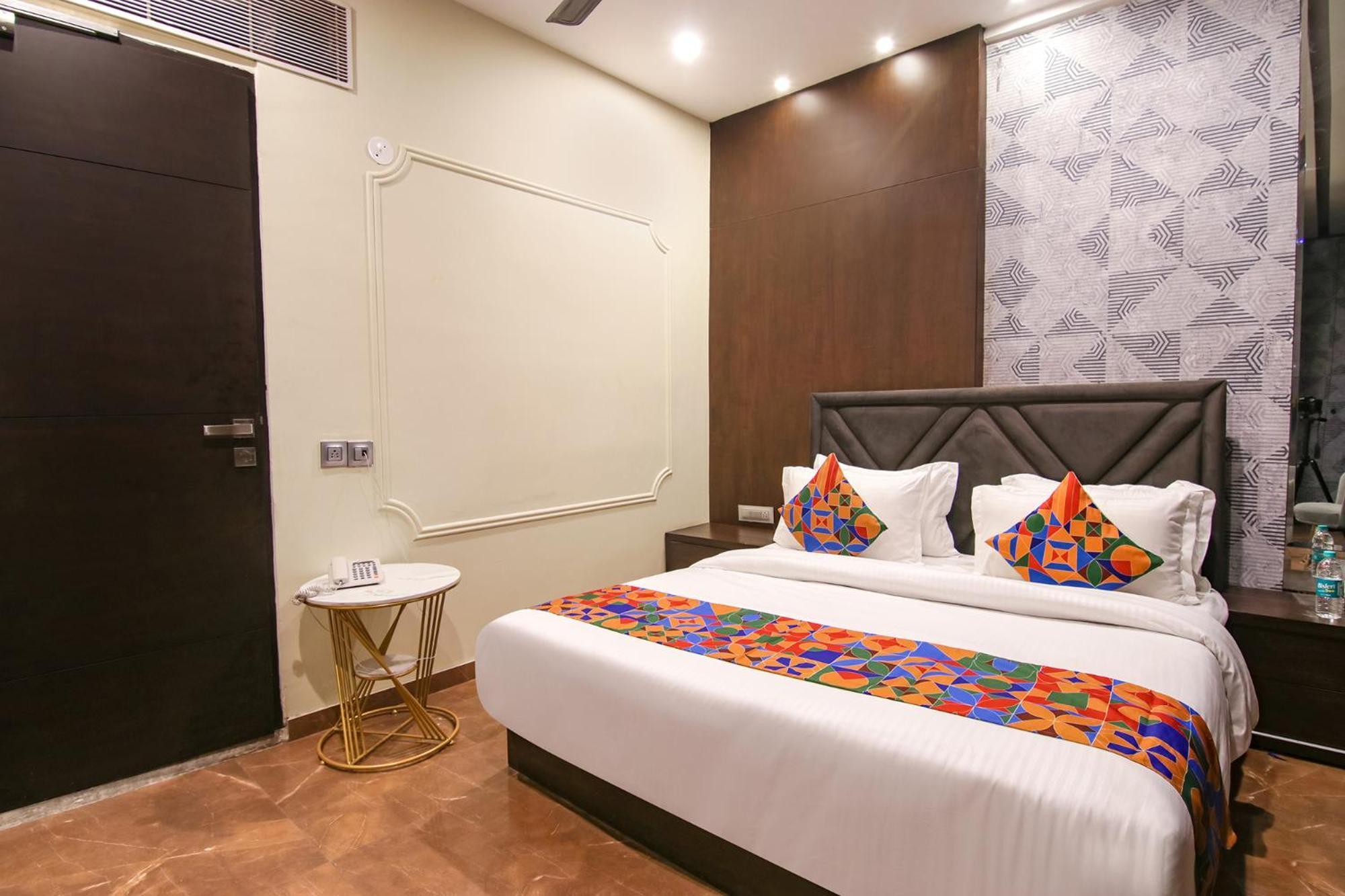 Fabhotel Prime K9 Crown Ludhiana Esterno foto