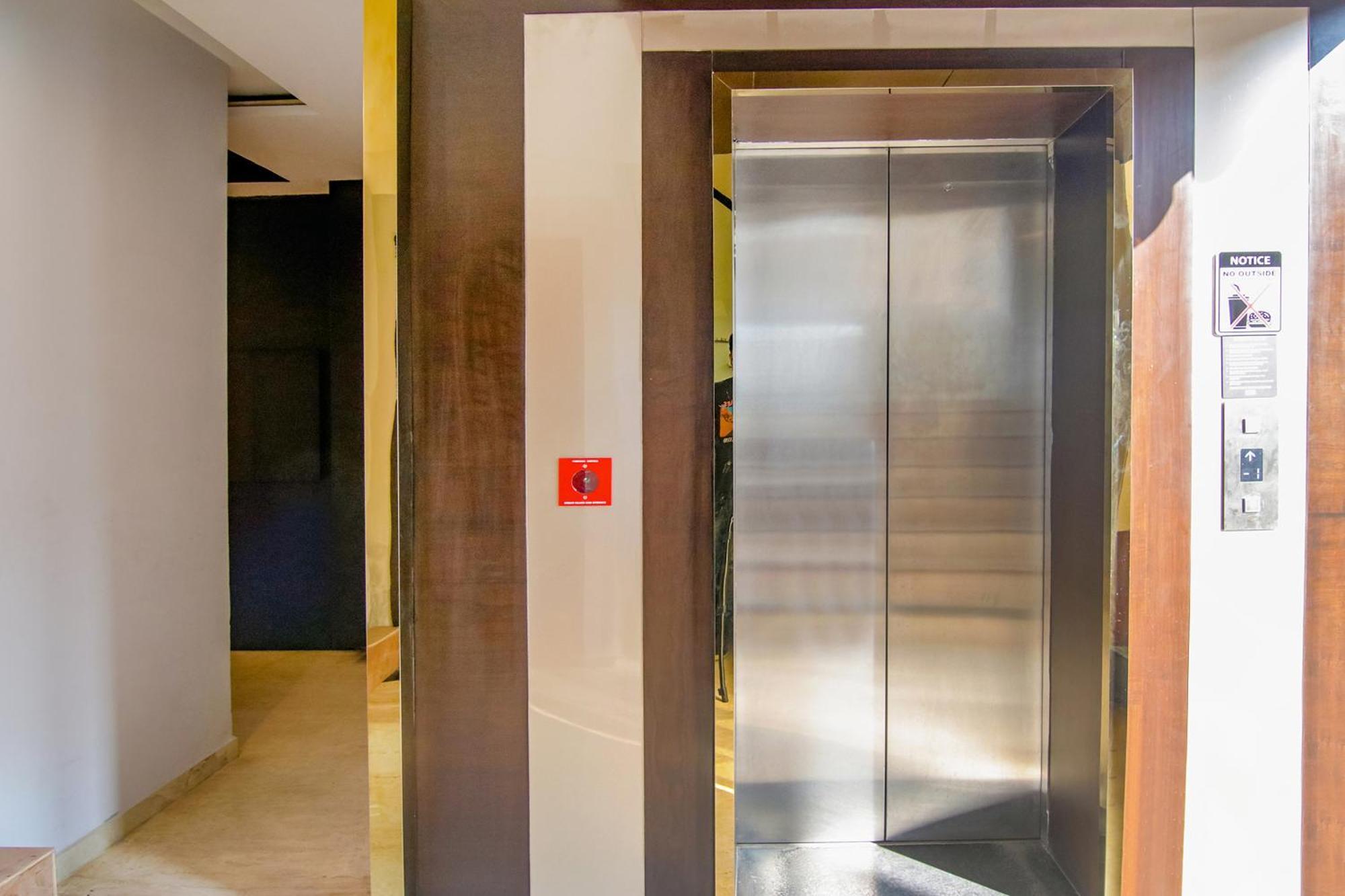Fabhotel Prime K9 Crown Ludhiana Esterno foto