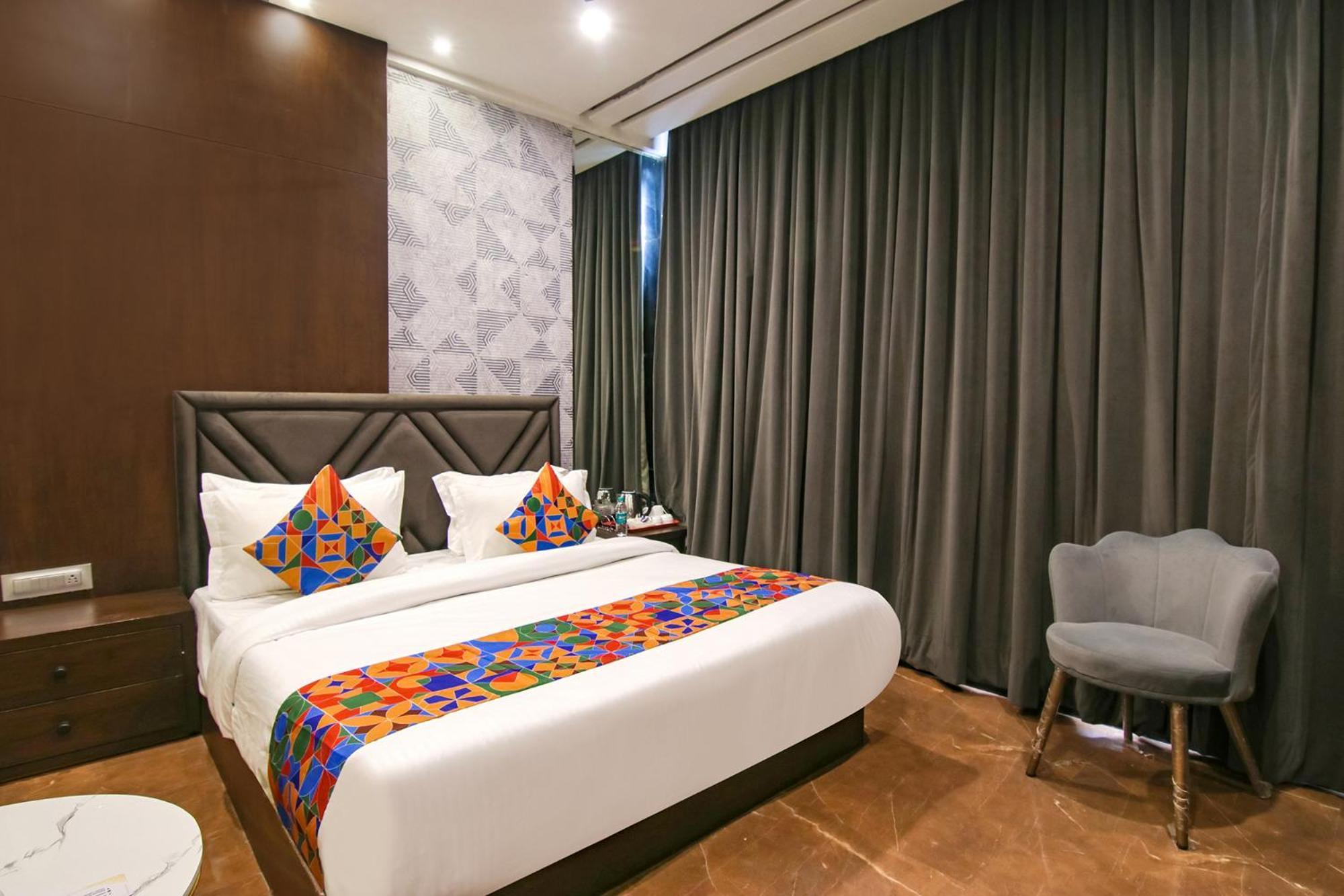 Fabhotel Prime K9 Crown Ludhiana Esterno foto
