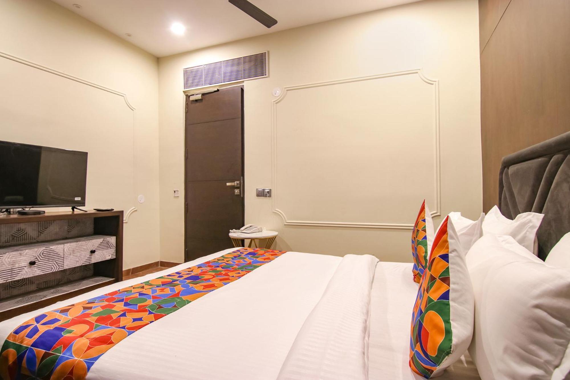 Fabhotel Prime K9 Crown Ludhiana Esterno foto