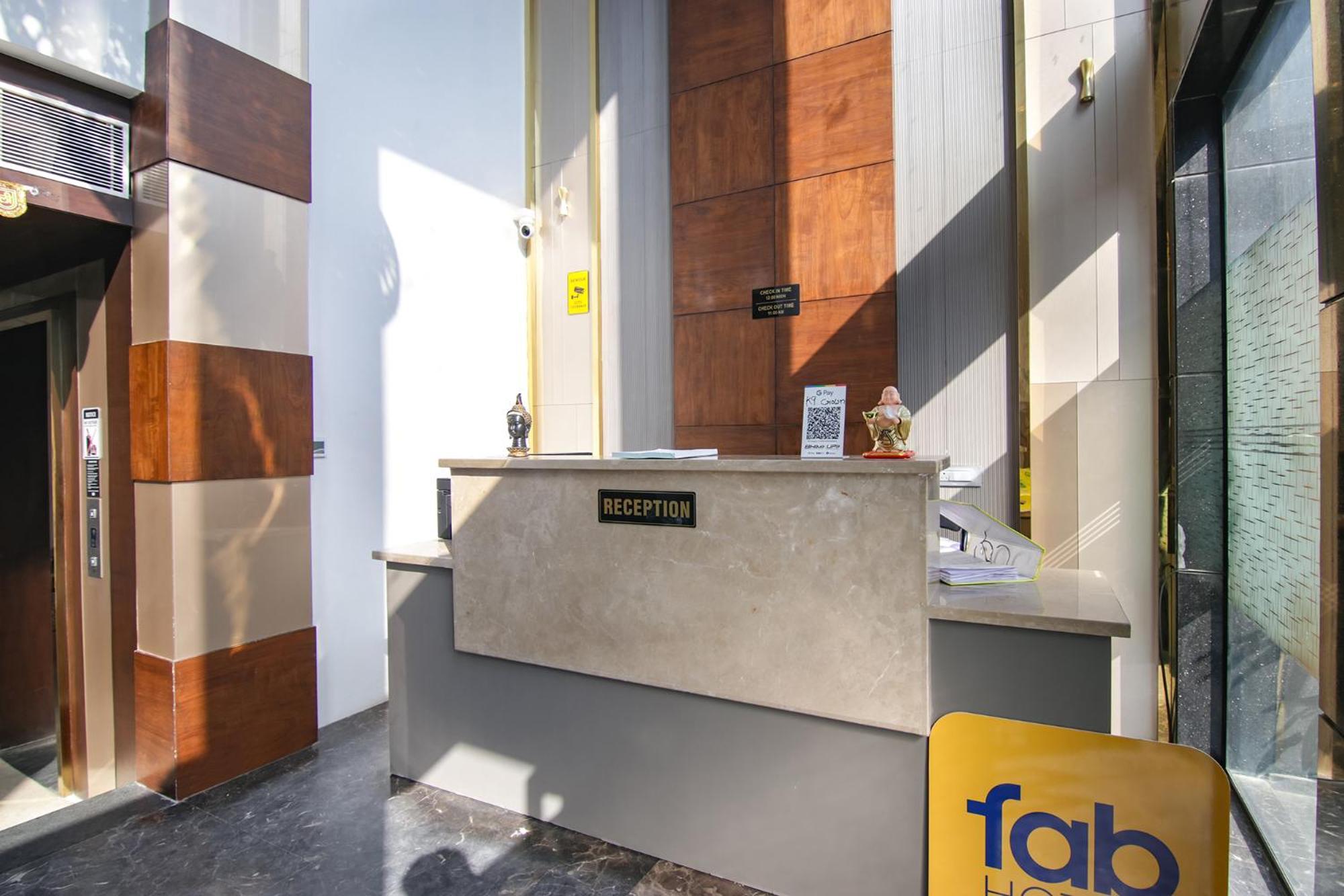 Fabhotel Prime K9 Crown Ludhiana Esterno foto