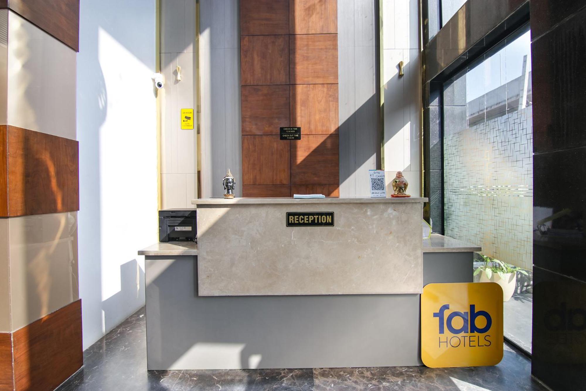 Fabhotel Prime K9 Crown Ludhiana Esterno foto