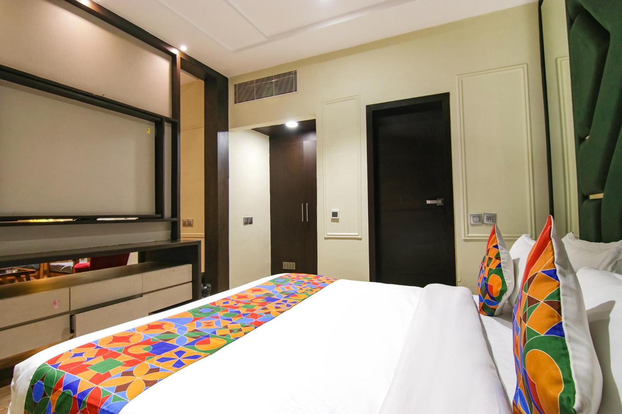 Fabhotel Prime K9 Crown Ludhiana Esterno foto